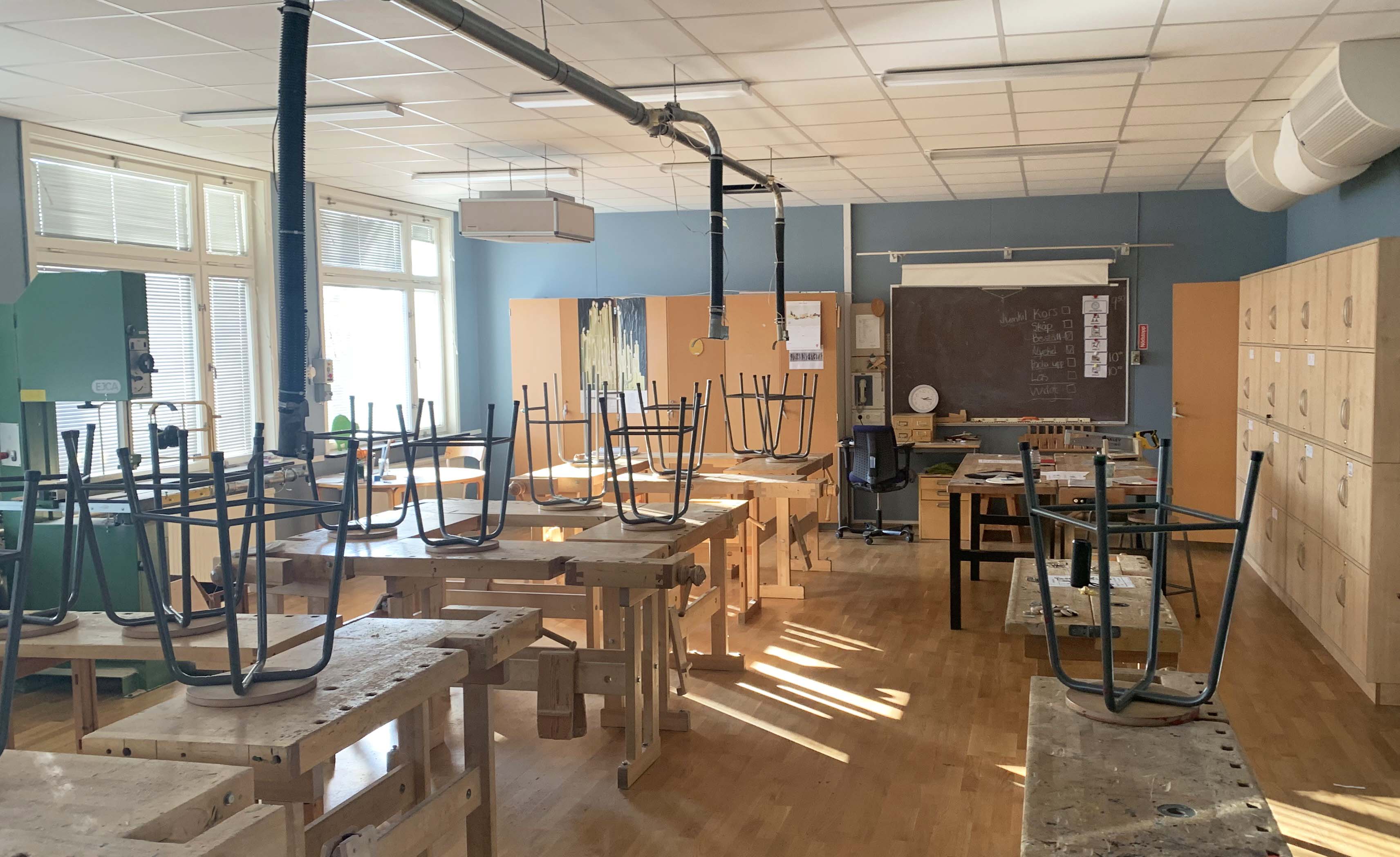 Ny renoverad träslöjdsal i skola.